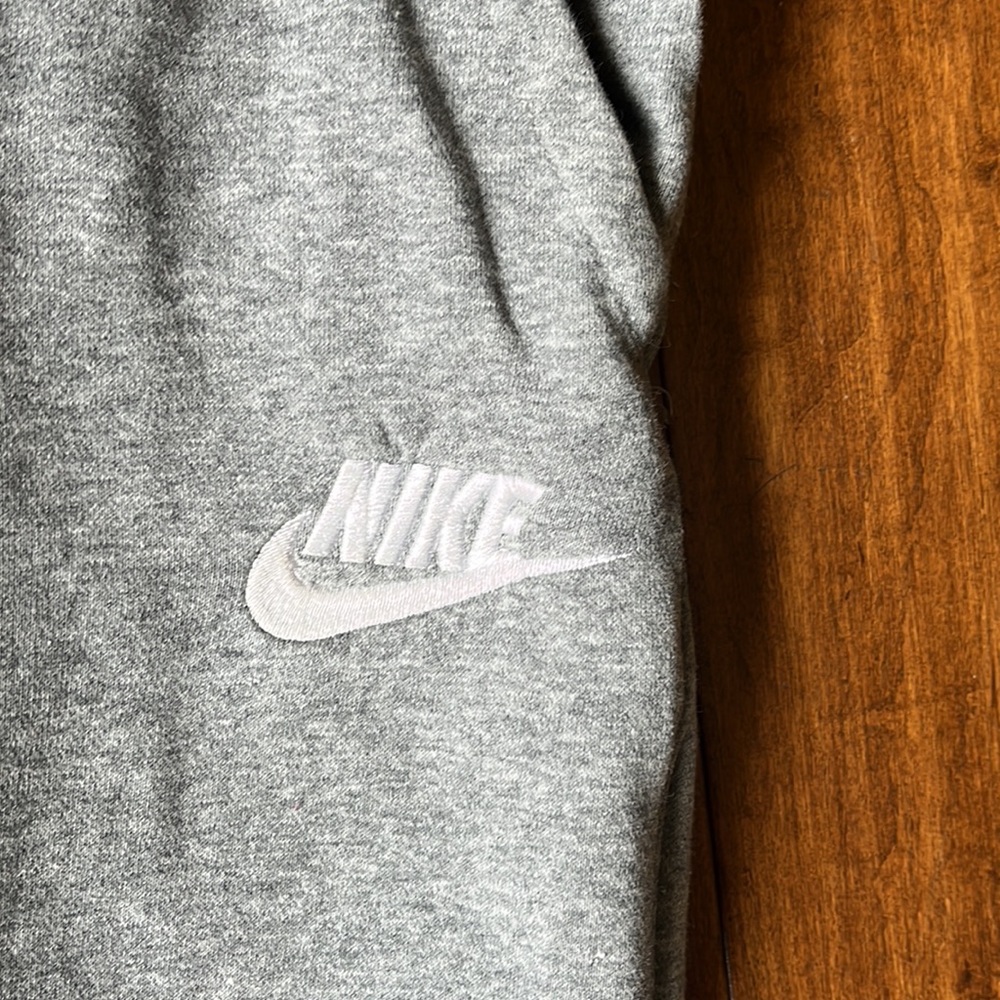 Nike grey sweatpants - Picture 2 of 4
